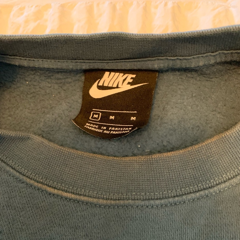 Cropped Nike Sweatshirt Size Medium
